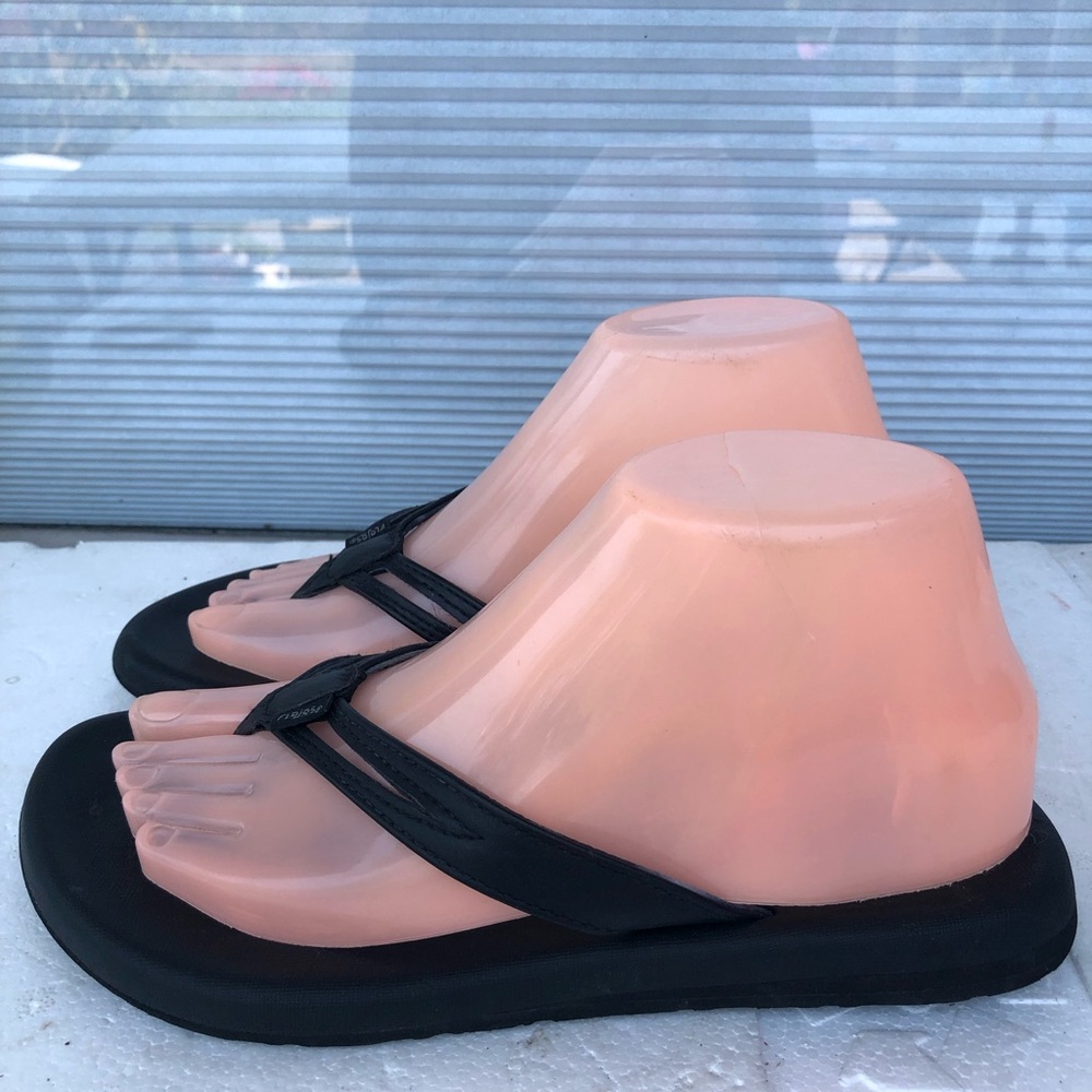 Flojos Women’s Black Flip Flop Synthetic Sandals Size 8